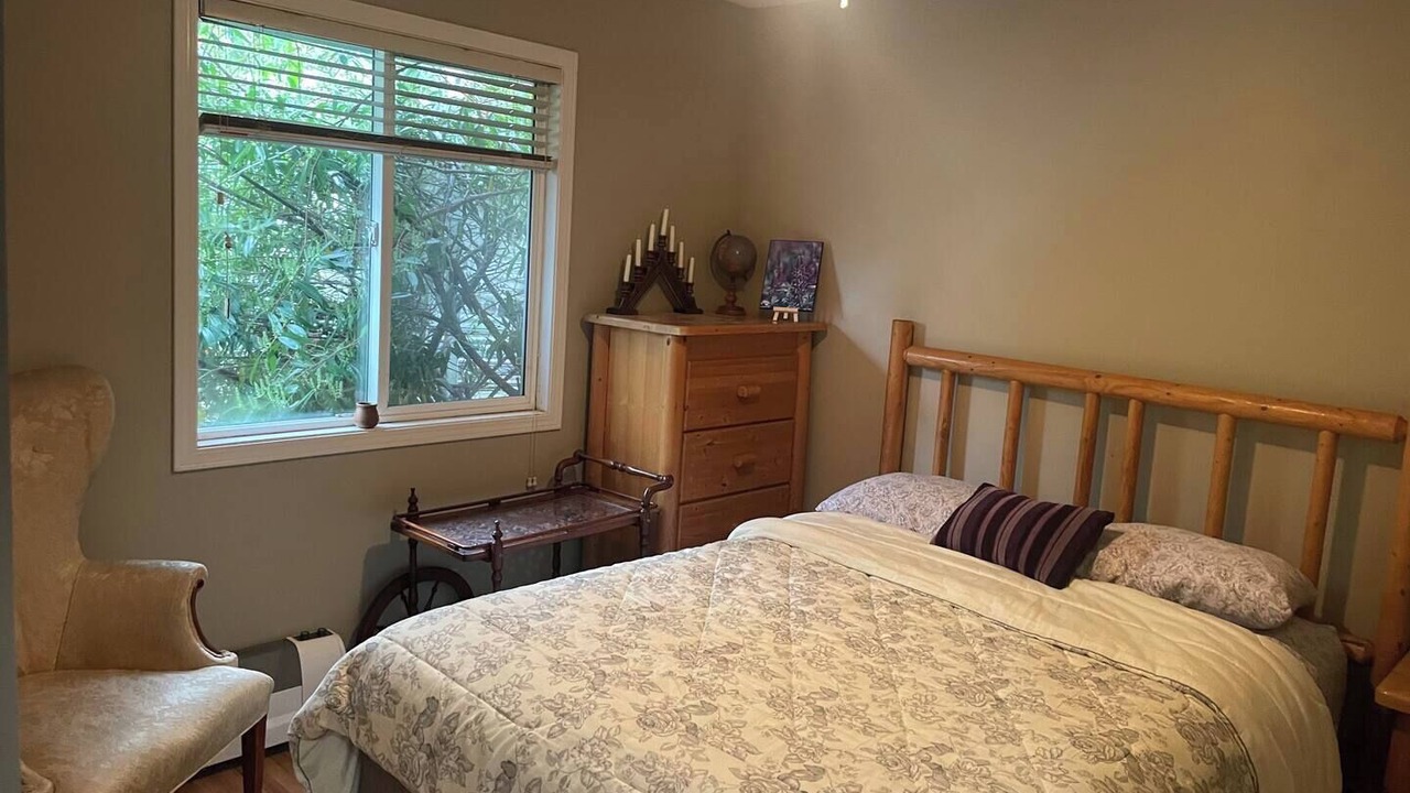 Photo of Bedroom in Lindell Beach