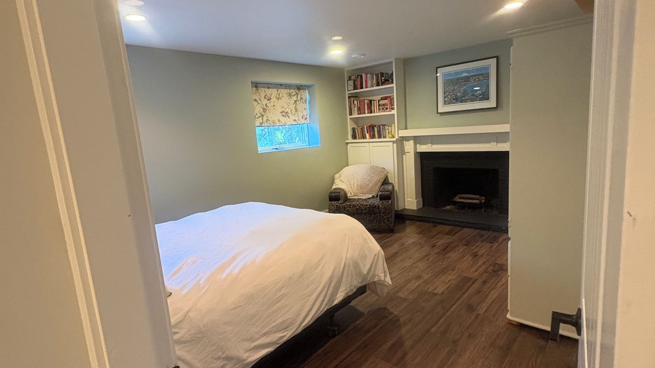 Photo of Bedroom in Gordon Head