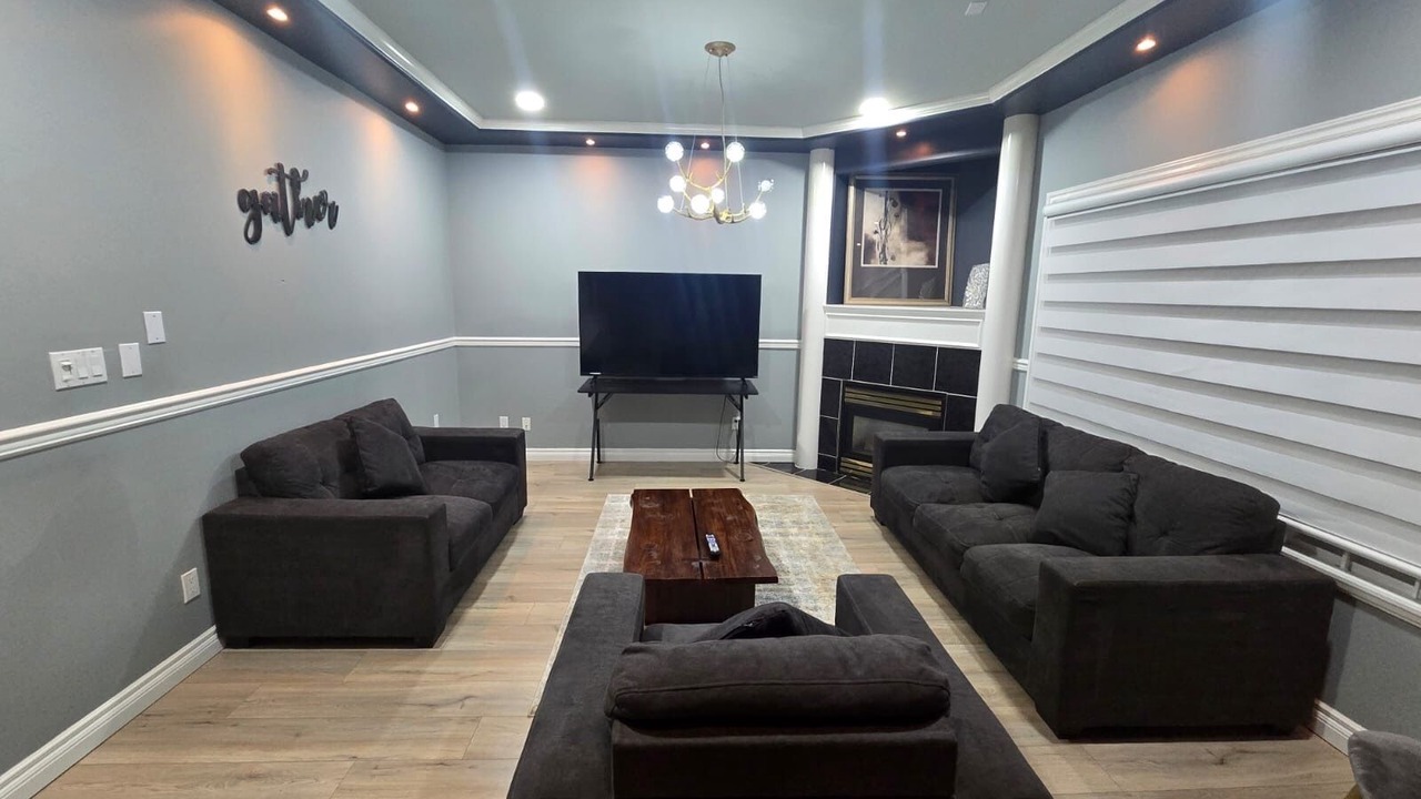 Photo of Livingroom in Surrey Newton