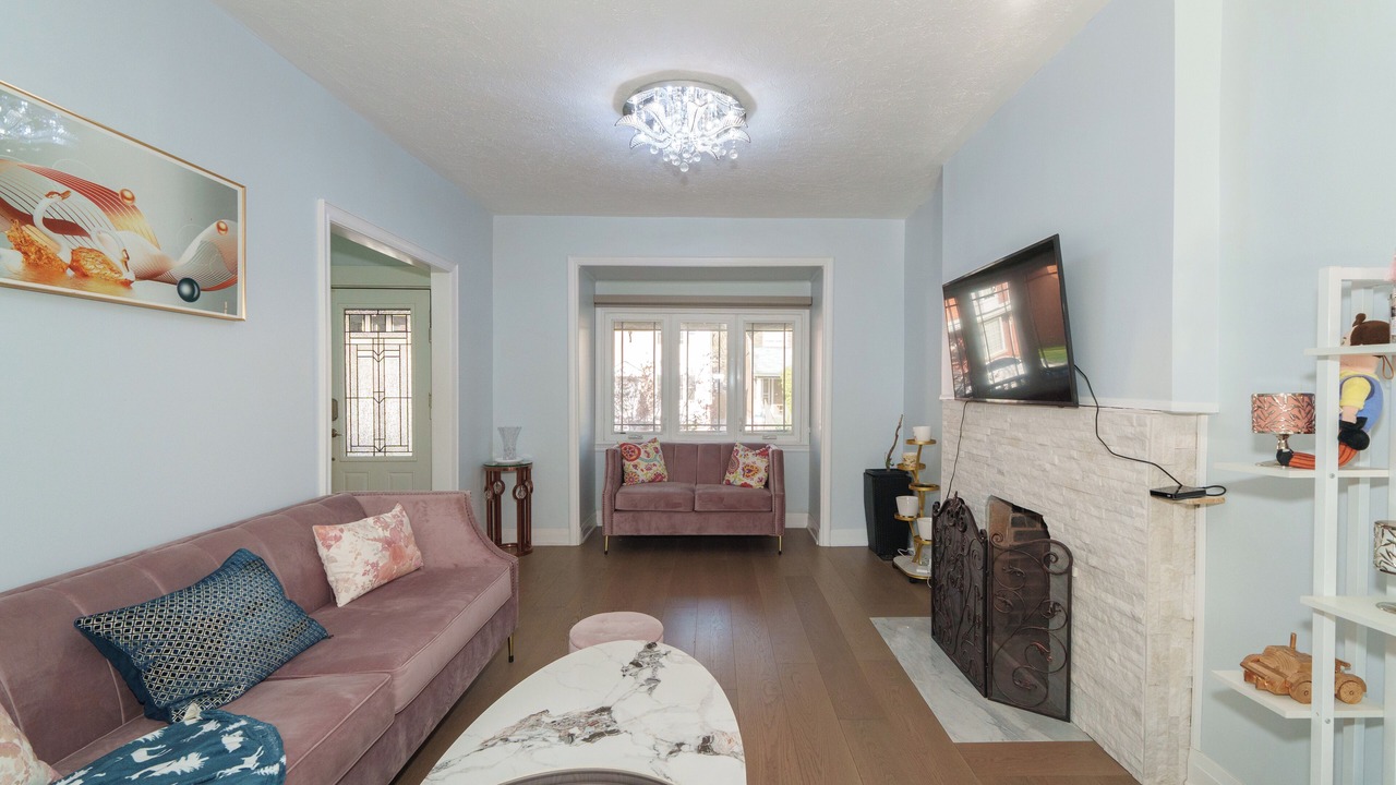 Photo of Livingroom in Swansea