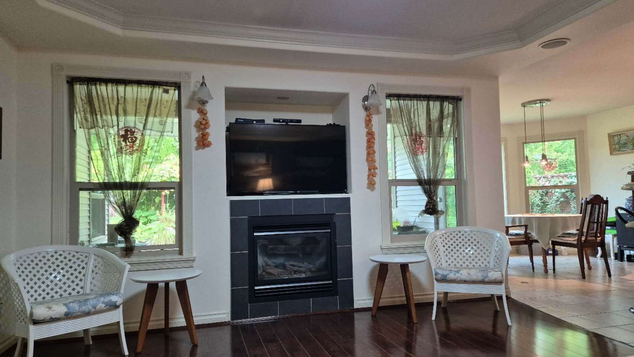 Photo of Livingroom in Maple Ridge