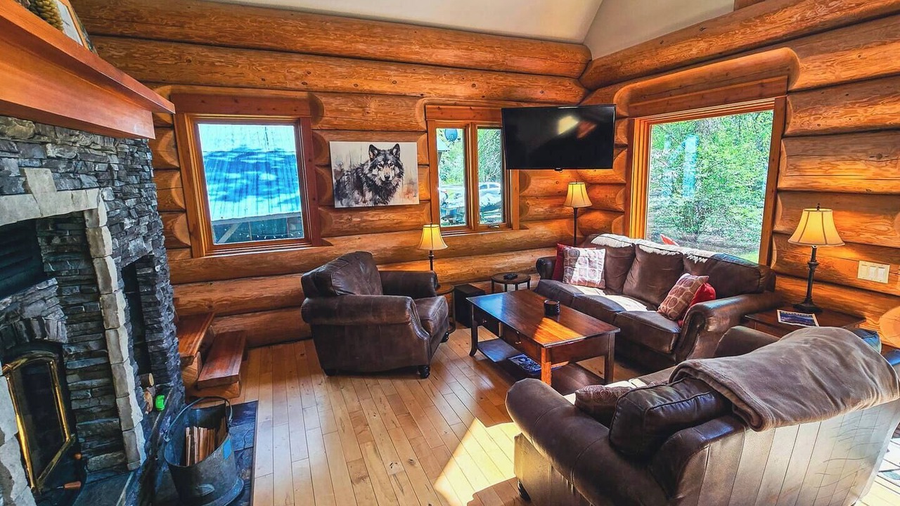 Photo of Livingroom in Revelstoke