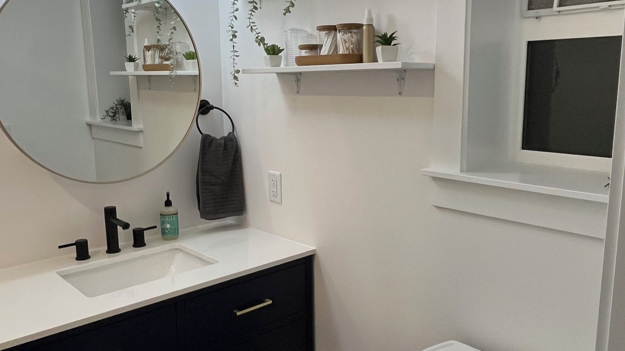 Photo of Bathroom in Colwood