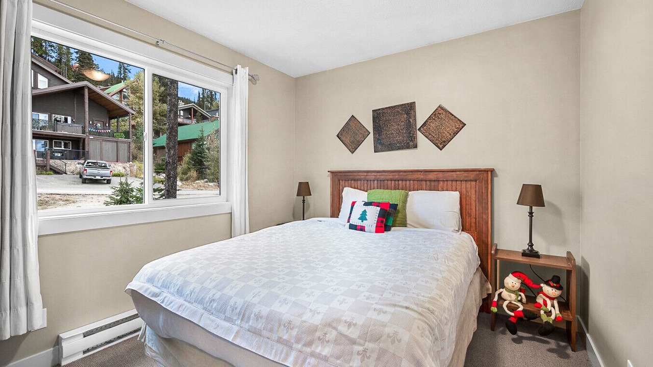 Photo of Bedroom in Snow Pine Estates