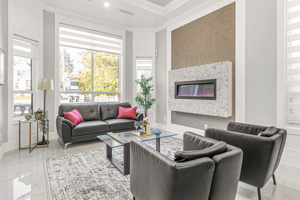Photo of Livingroom in South Surrey