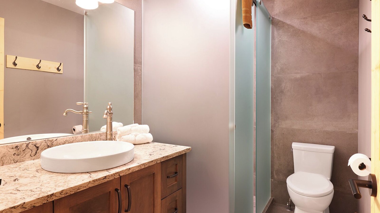 Photo of Bathroom in Courtenay