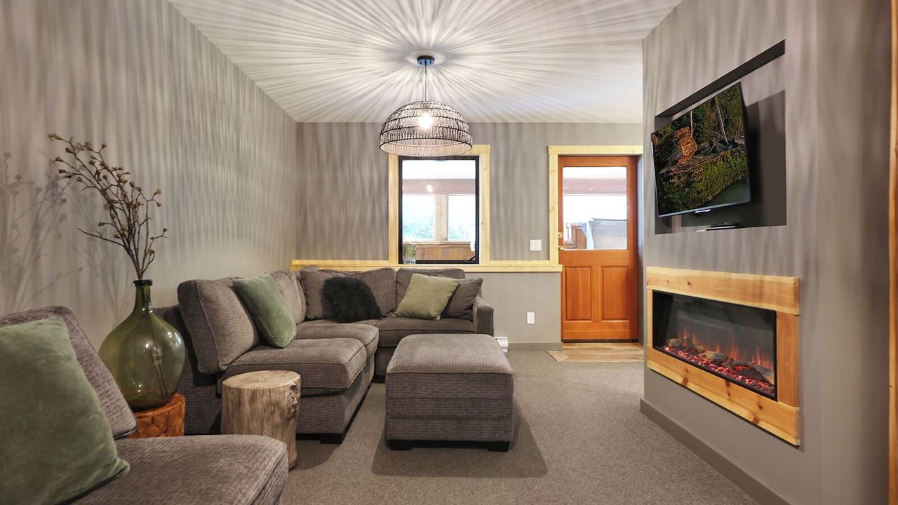 Photo of Livingroom in Courtenay