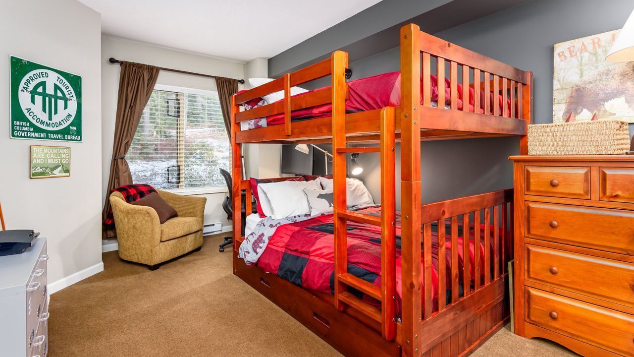 Photo of Bedroom in Courtenay
