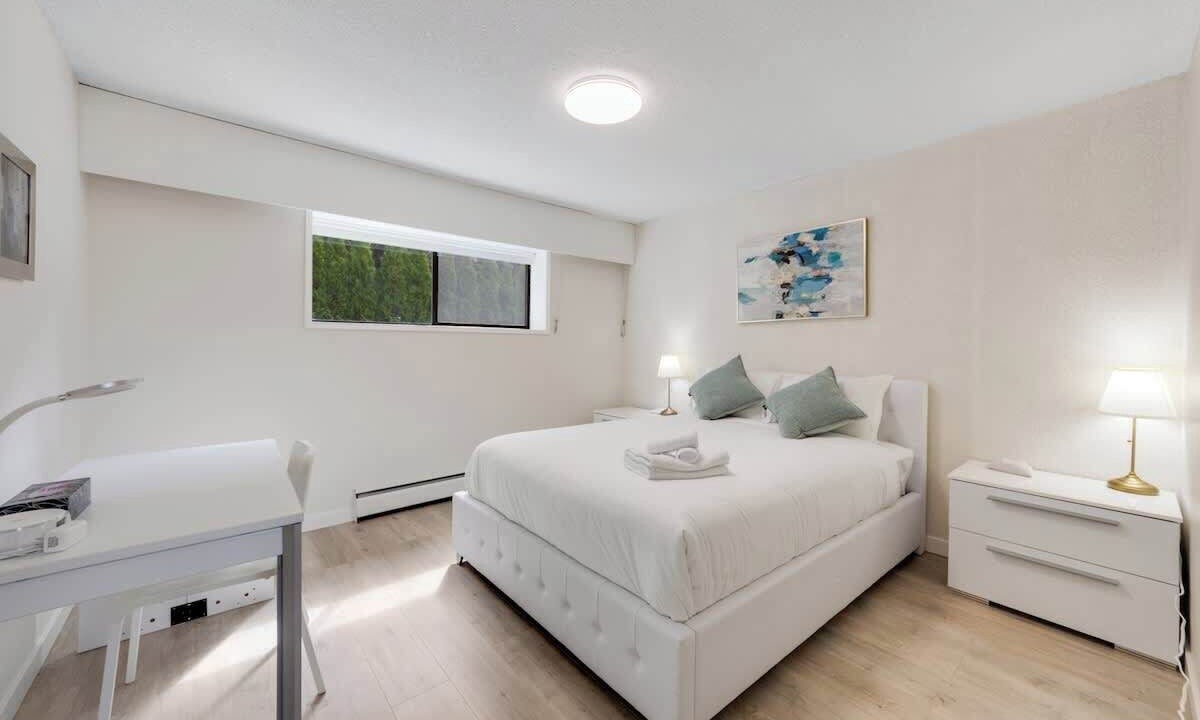 Photo of Bedroom in Oakridge