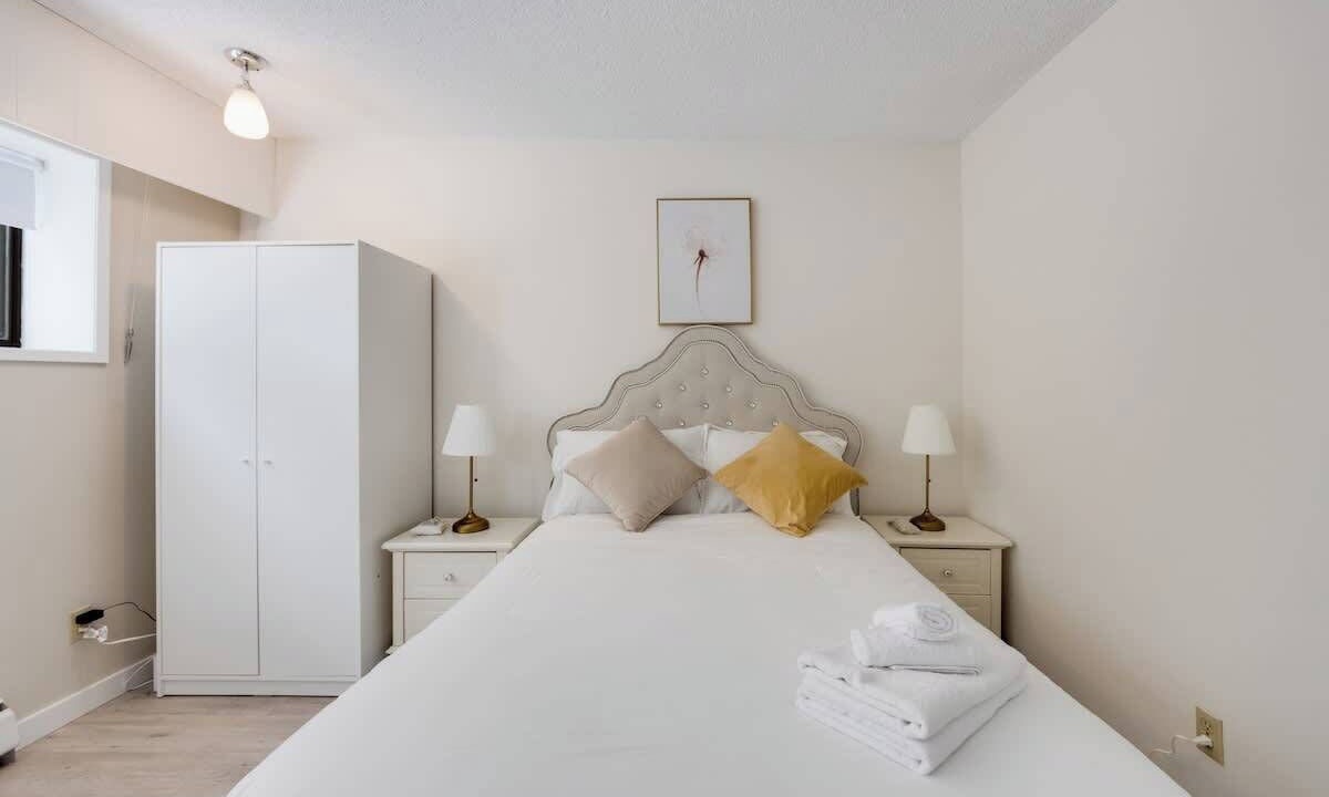 Photo of Bedroom in Oakridge