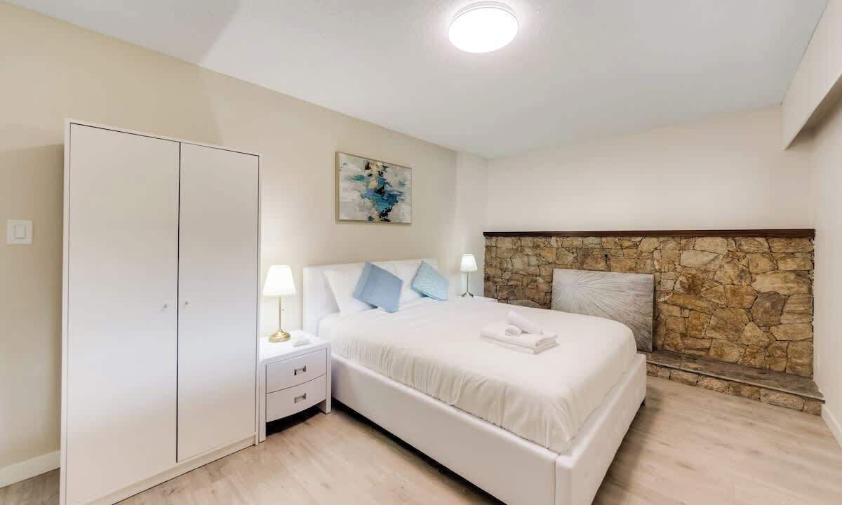 Photo of Bedroom in Oakridge