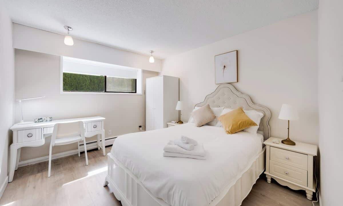 Photo of Bedroom in Oakridge