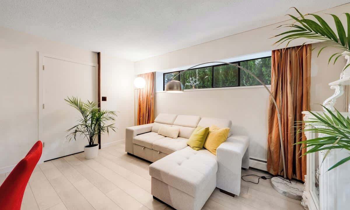 Photo of Livingroom in Oakridge