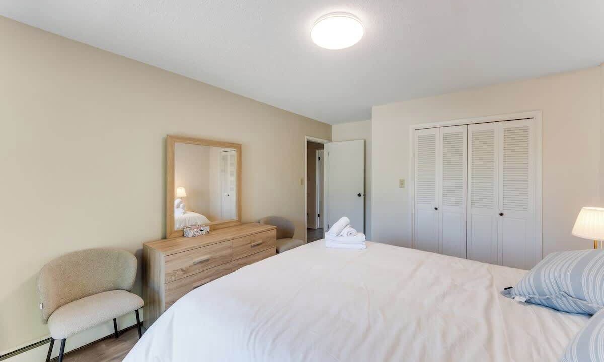 Photo of Bedroom in Oakridge
