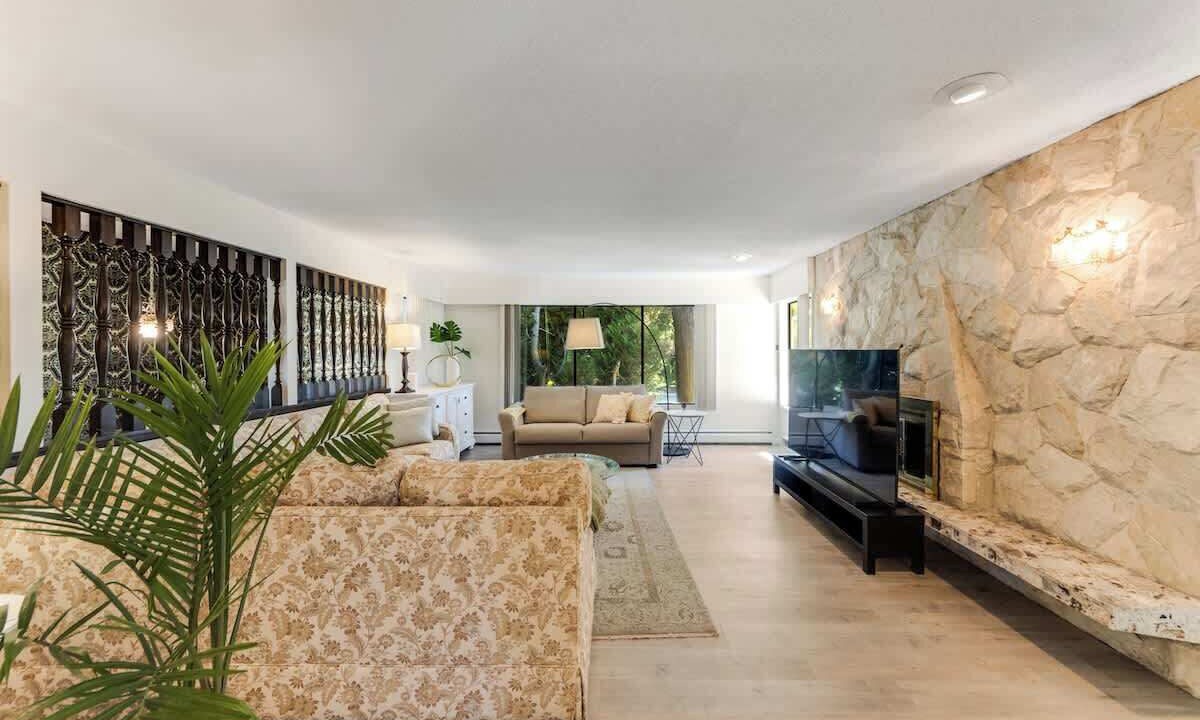 Photo of Livingroom in Oakridge