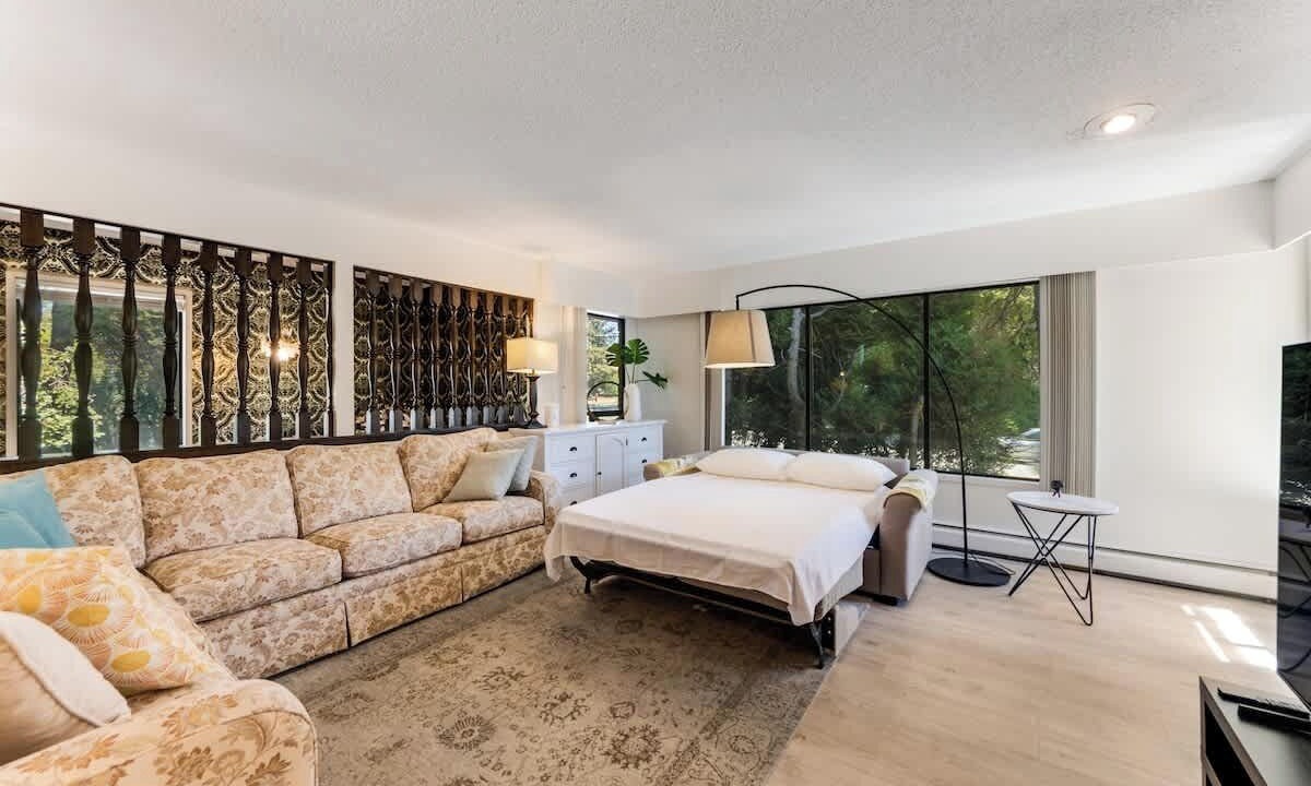 Photo of Bedroom in Oakridge