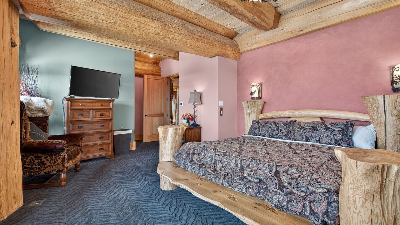 Photo of Bedroom in Big White Ski Resort
