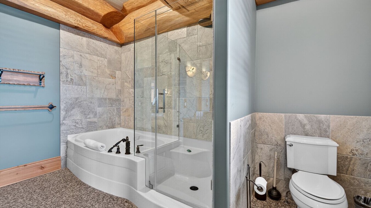 Photo of Bathroom in Big White Ski Resort