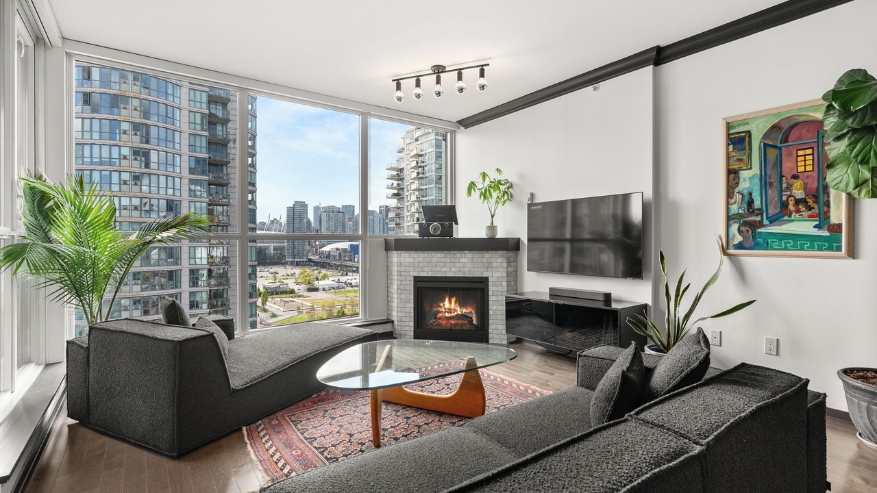 Photo of Livingroom in Crosstown