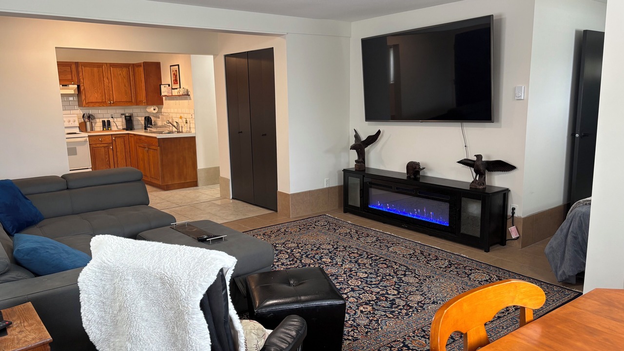 Photo of Livingroom in Campbell River