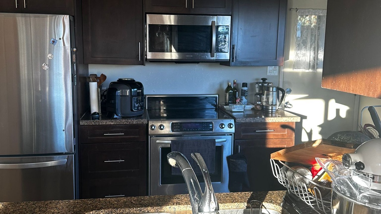 Photo of Kitchen in District of North Vancouver