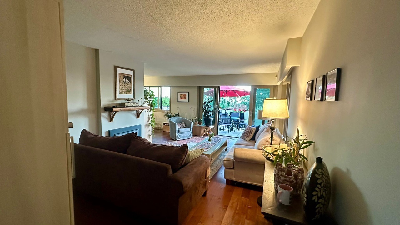 Photo of Livingroom in District of North Vancouver