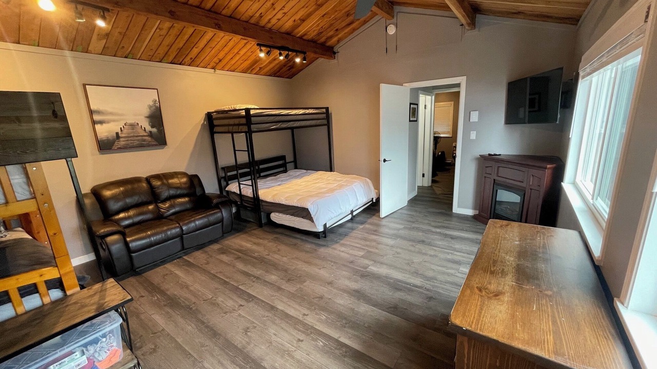 Photo of Bedroom in Earls Cove