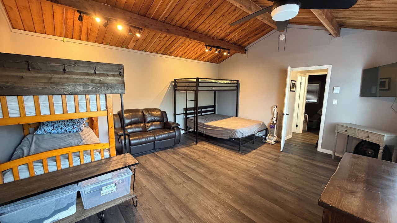 Photo of Bedroom in Earls Cove