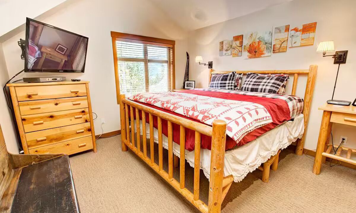 Photo of Bedroom in Upper Village