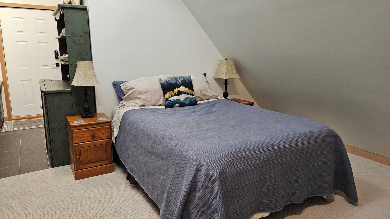 Photo of Bedroom in Metro Vancouver Regional District