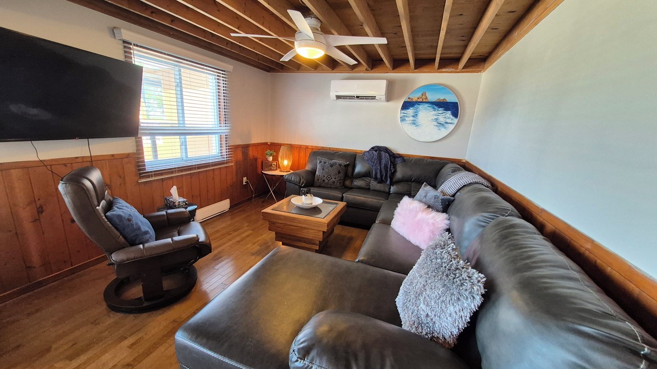 Photo of Bedroom in Sauble Beach