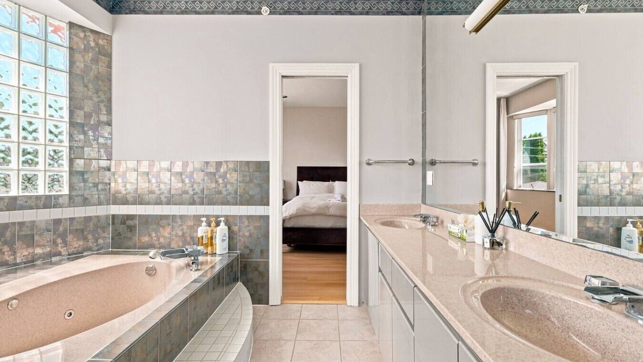 Photo of Bathroom in Arbutus Ridge