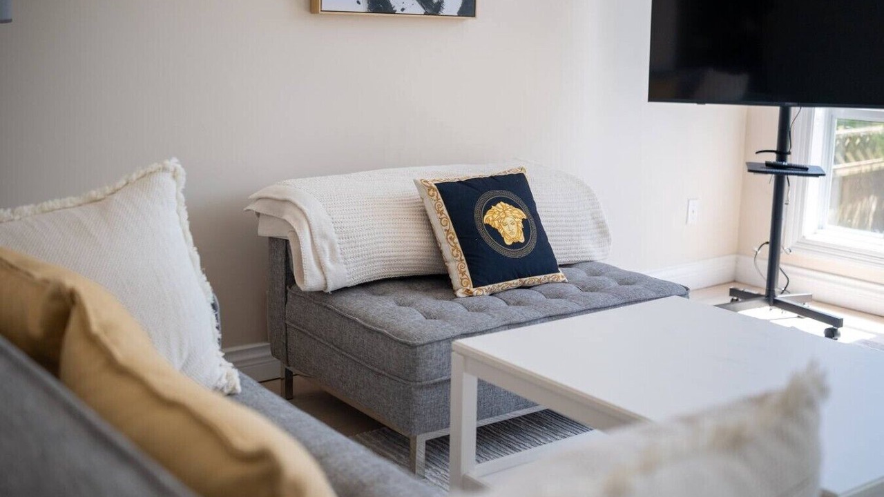 Photo of Livingroom in Arbutus Ridge