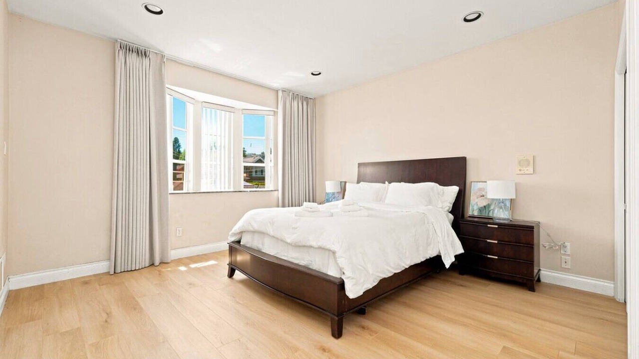 Photo of Bedroom in Arbutus Ridge
