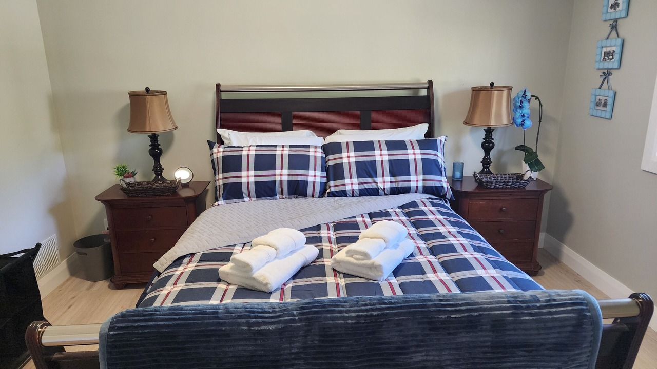 Photo of Bedroom in Victoria Harbour