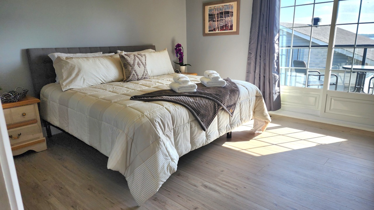 Photo of Bedroom in Victoria Harbour