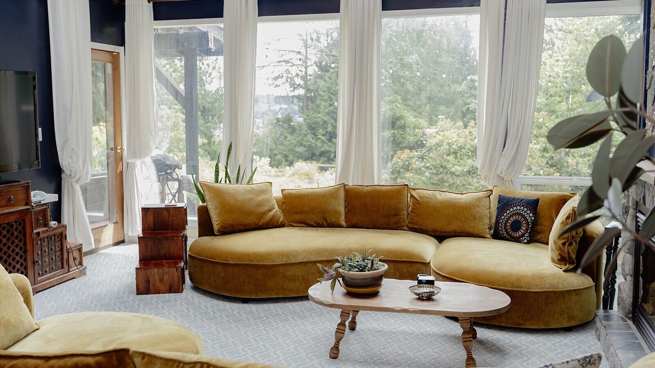 Photo of Livingroom in Juan de Fuca Electoral Area