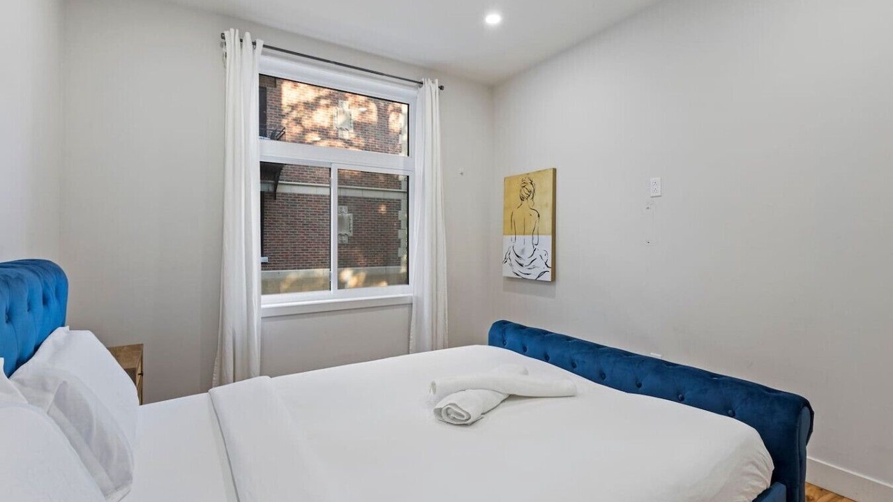 Photo of Bedroom in Cote-Des-Neiges—Notre-Dame-De-Grace