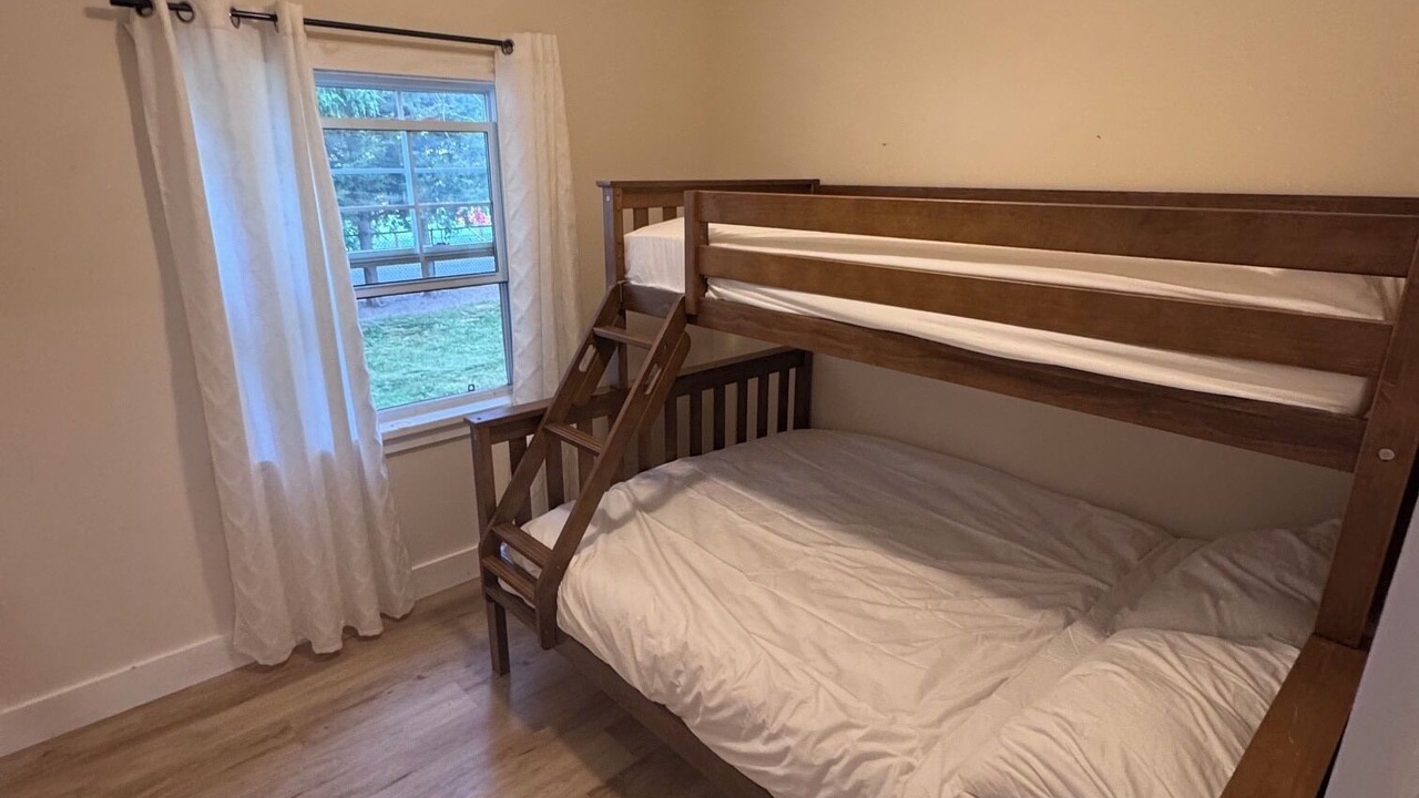Photo of Bedroom in Balm Beach