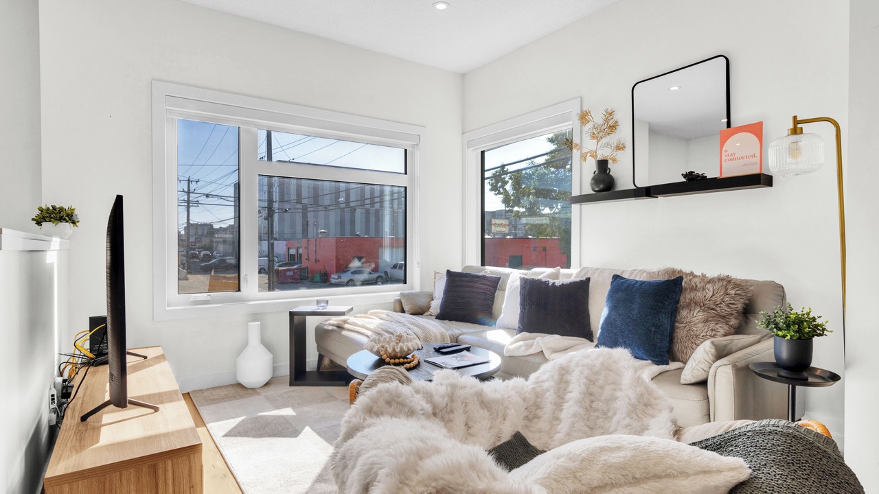 Photo of Livingroom in North Central Edmonton