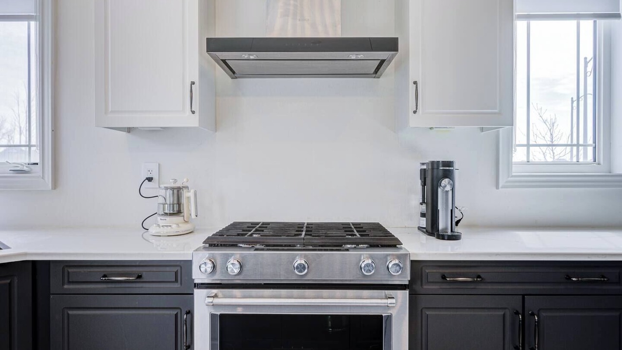Photo of Kitchen in East Gwillimbury