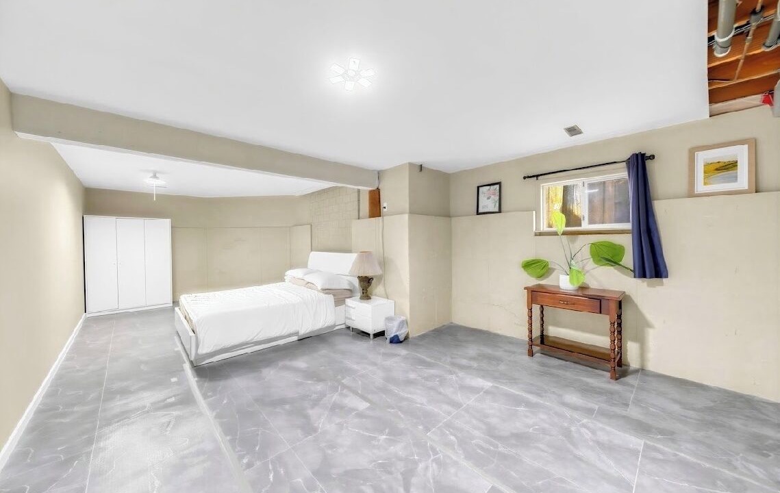 Photo of Bedroom in Delta
