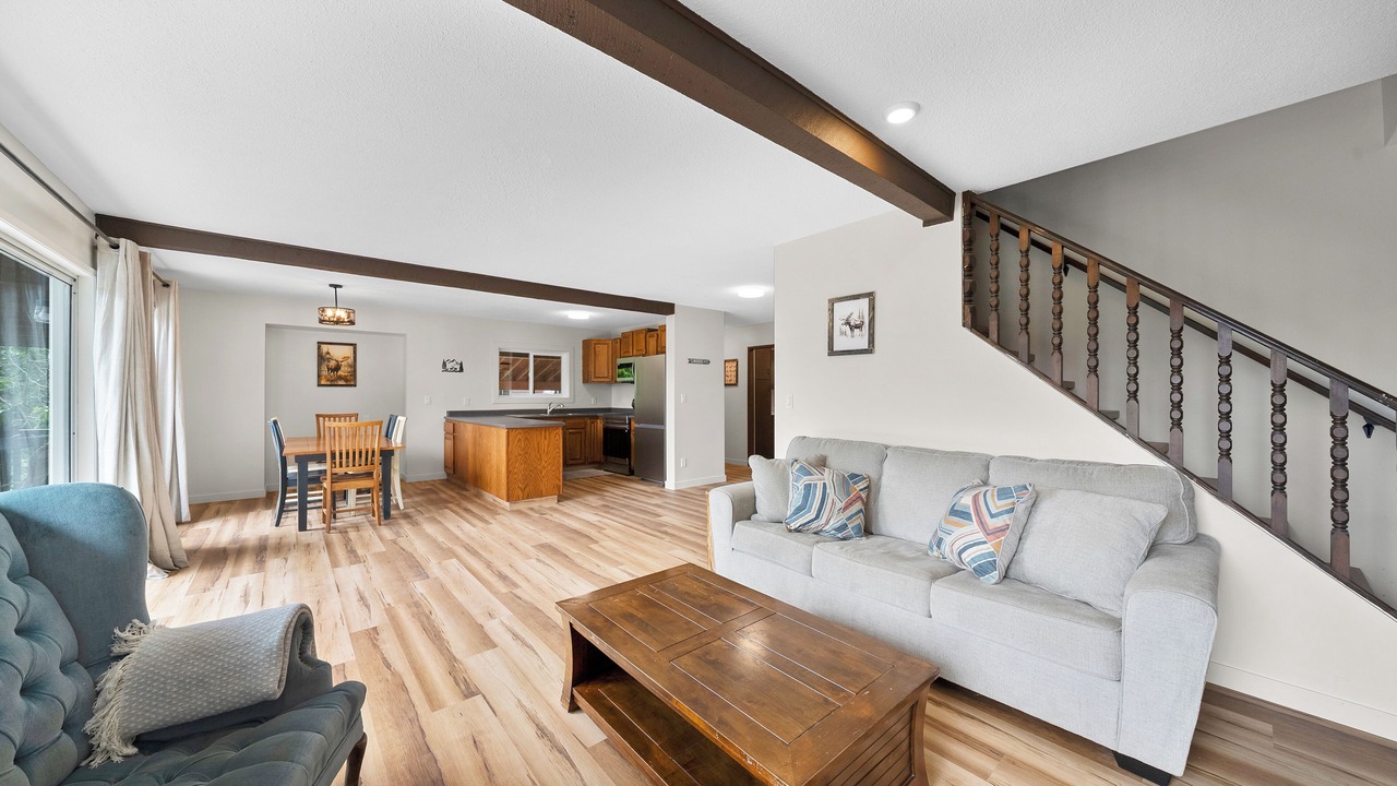 Photo of Livingroom in Anglemont