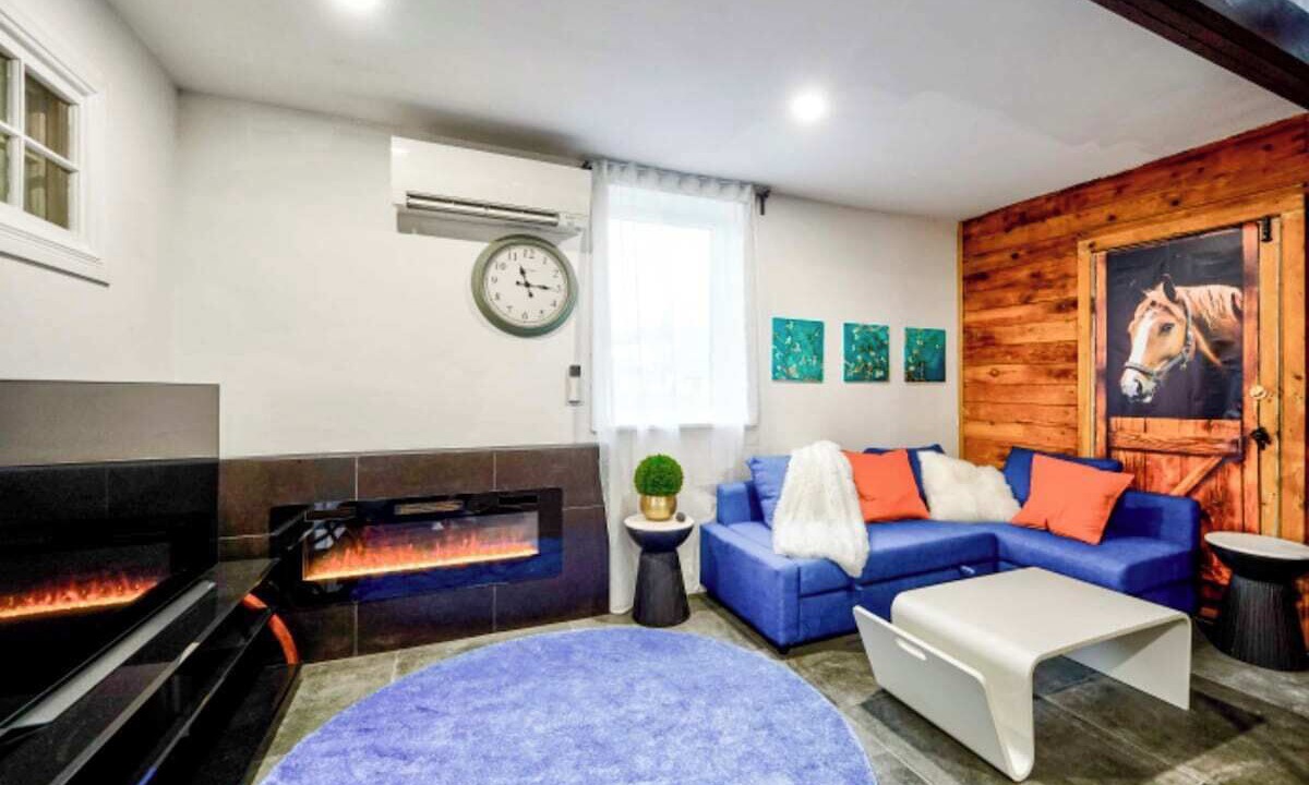 Photo of Livingroom in Campbellford