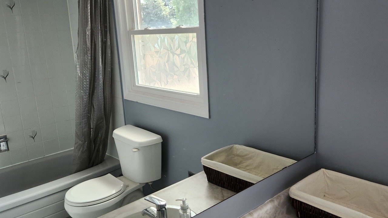 Photo of Bathroom in Lisgar