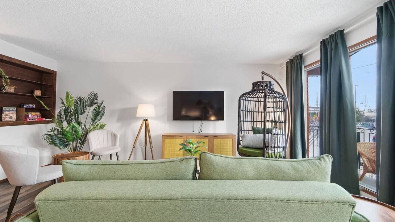 Photo of Livingroom in Southeast Edmonton