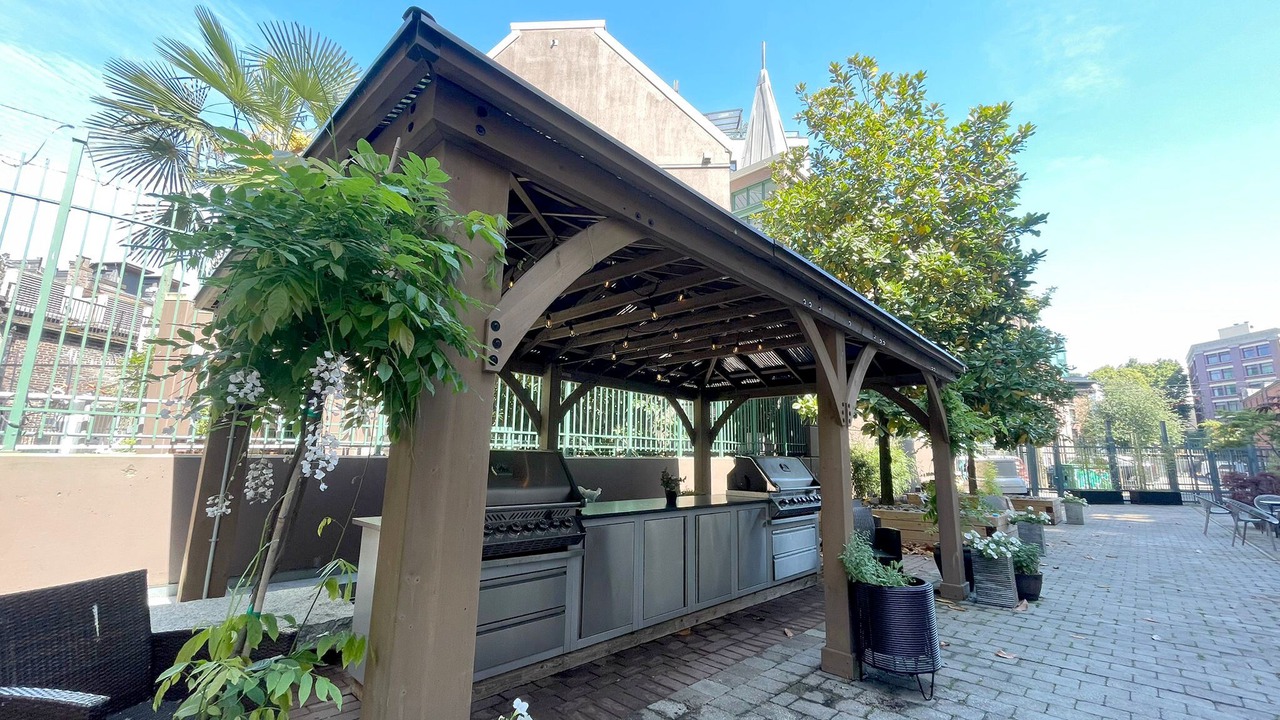 Photo of Patio Balcony in Chinatown