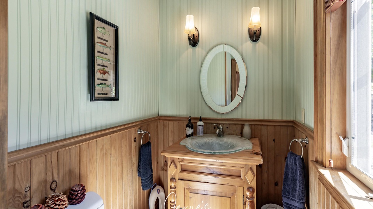 Photo of Bedroom in Muskoka Lakes