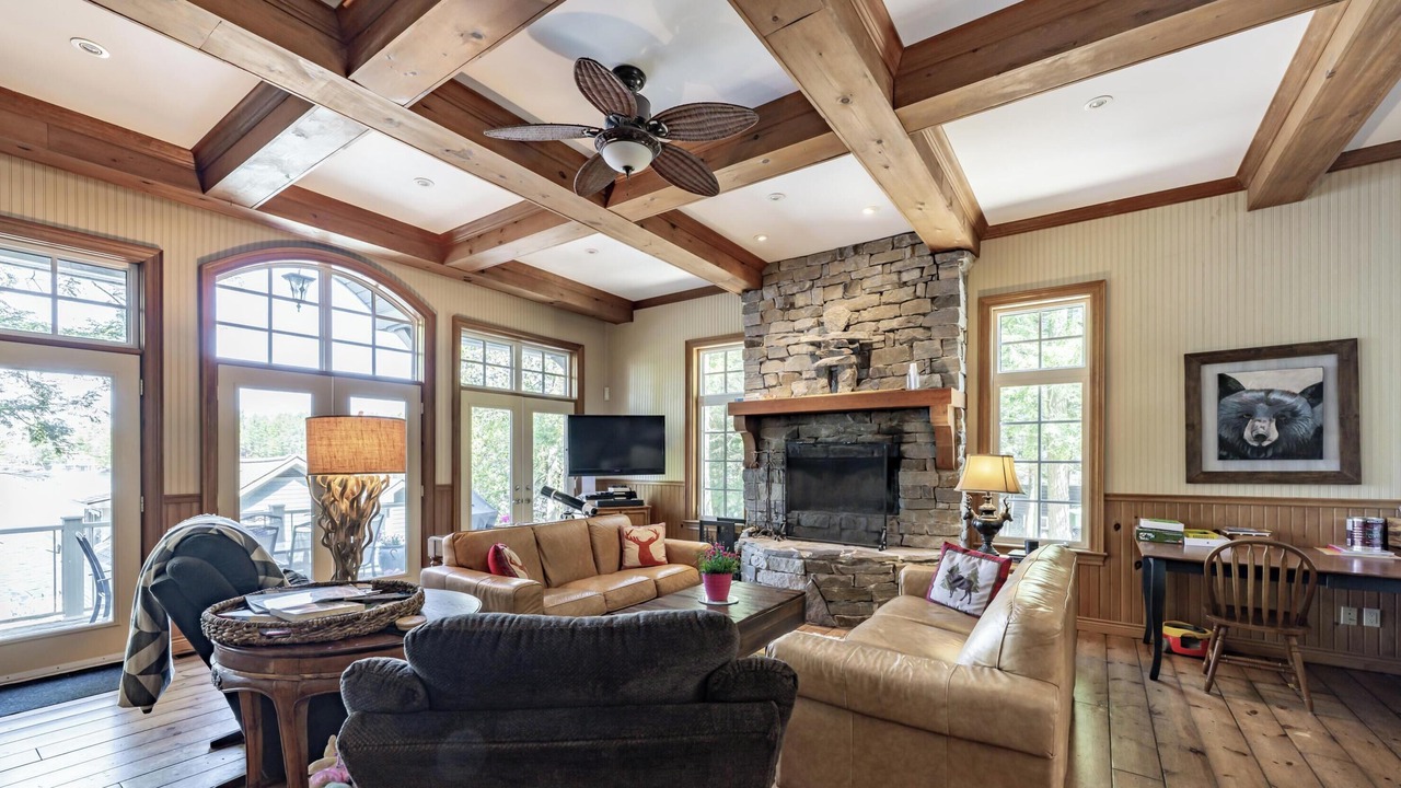 Photo of Livingroom in Muskoka Lakes