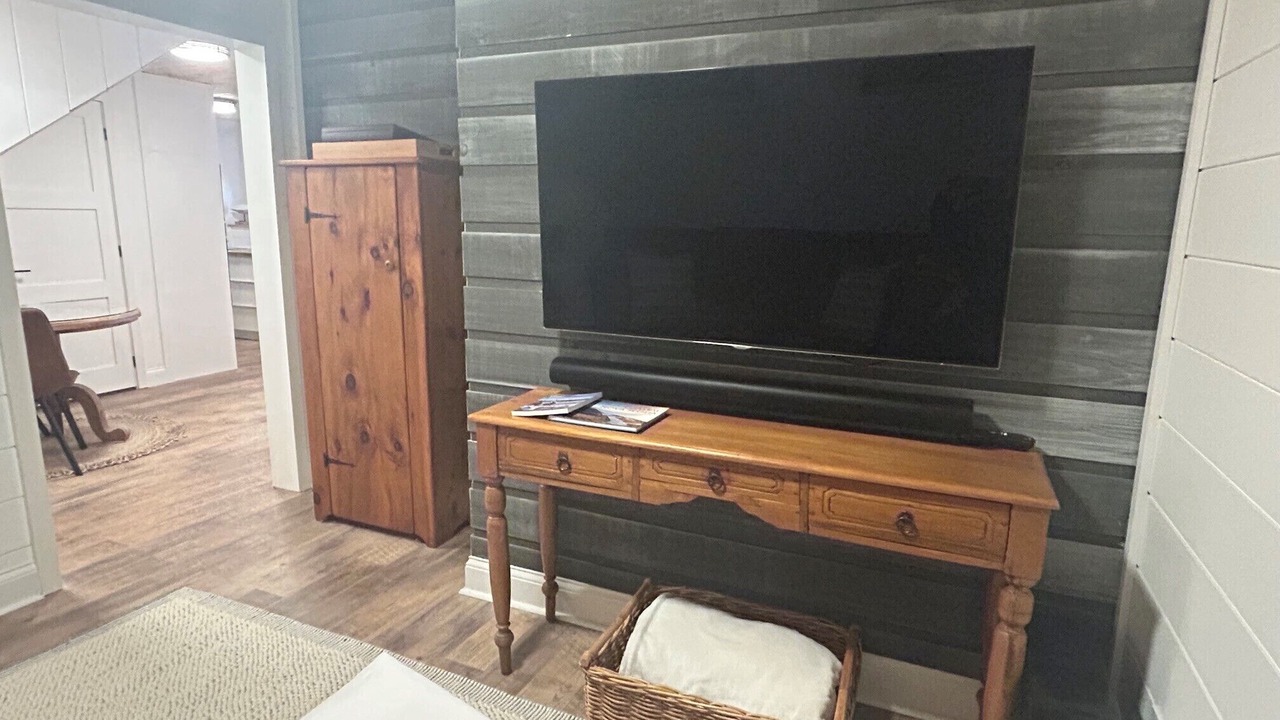 Photo of Livingroom in Bayside